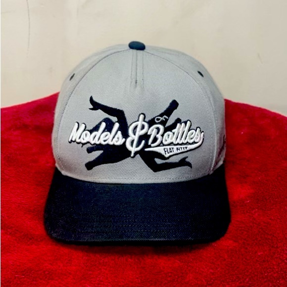 Flat Fitty “Models & Bottles” SnapBack 🧢 - Picture 1 of 1